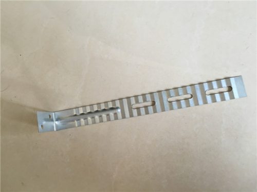 Thép râu tường 300x40x23*0.5mm